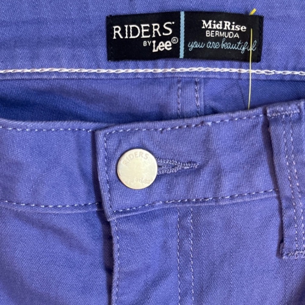Riders by Lee Womens Mid Rise Bermuda Shorts Purple Size 10M Pristine - Picture 3 of 5